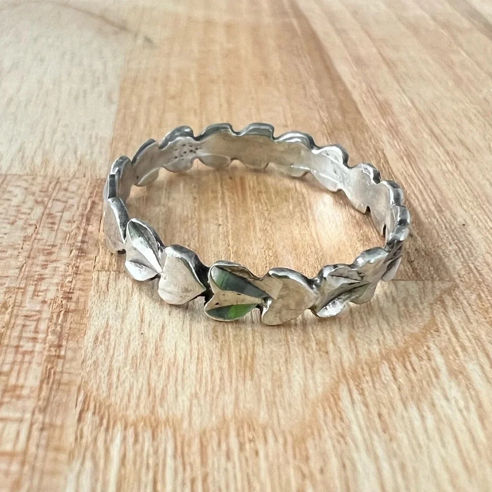Artisan 925 Sterling Silver rugged hearts band ring size 6